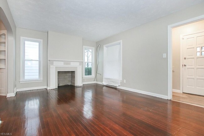Foto del edificio - 16004 Invermere Ave