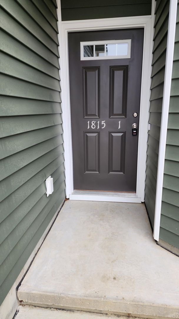Building Photo - 1815 Fox Den Way