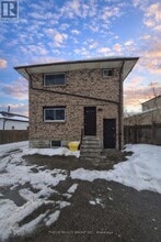 Building Photo - 184 Simcoe St