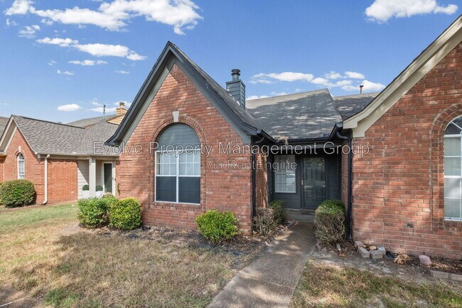 Building Photo - 7782 Shadowland Dr