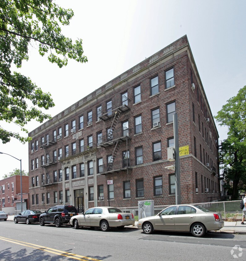 Building Photo - 2006 Benson Ave