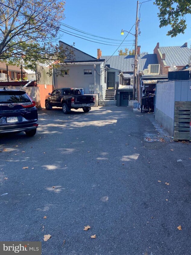 Primary Photo - 105 N Loudoun St