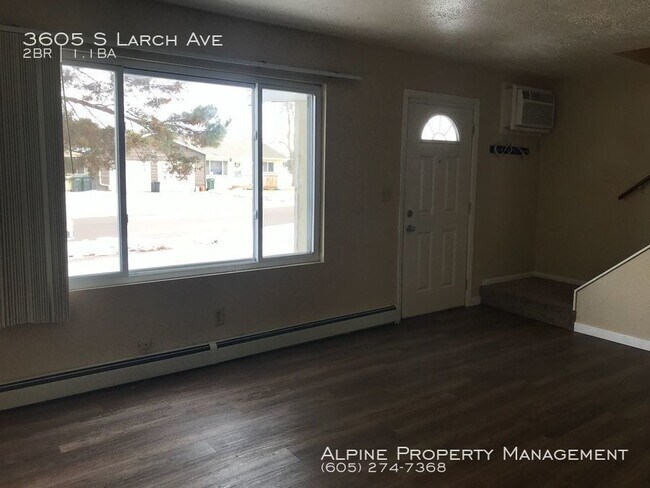 Building Photo - 2 Bed/1.5 Bath Townhome For Rent!!