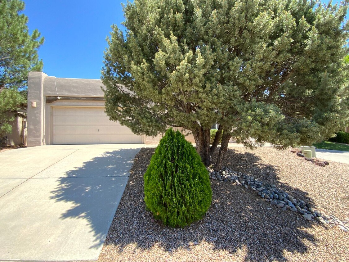 Primary Photo - 3 Bedroom Single Story Home Available Near...