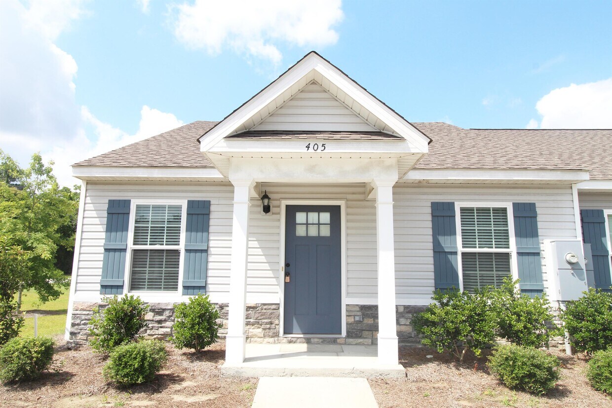 Primary Photo - 405 Andover Dr
