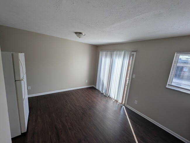 Building Photo - 4889 Nugent Dr
