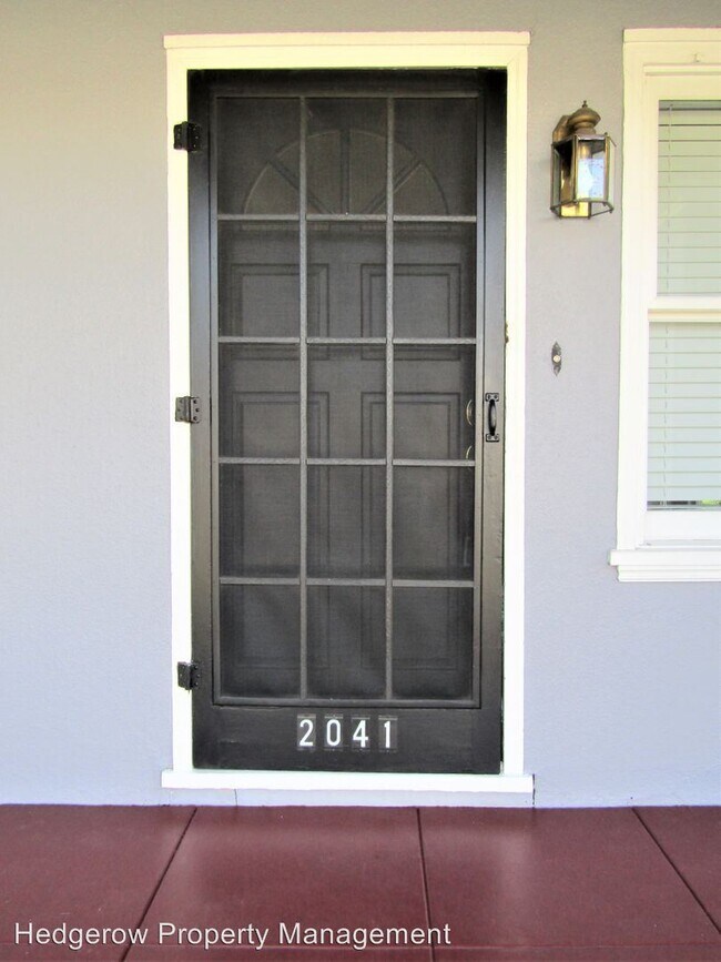 Building Photo - 2 br, 1.5 bath Apartment - 2041 First Street