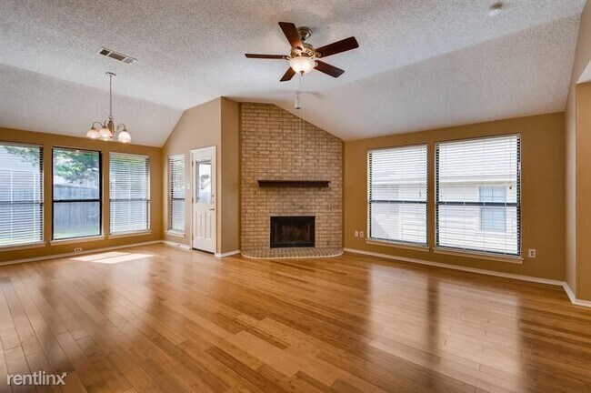 Foto del edificio - 3 br, 2 bath House - 5902 Sterling Green T...