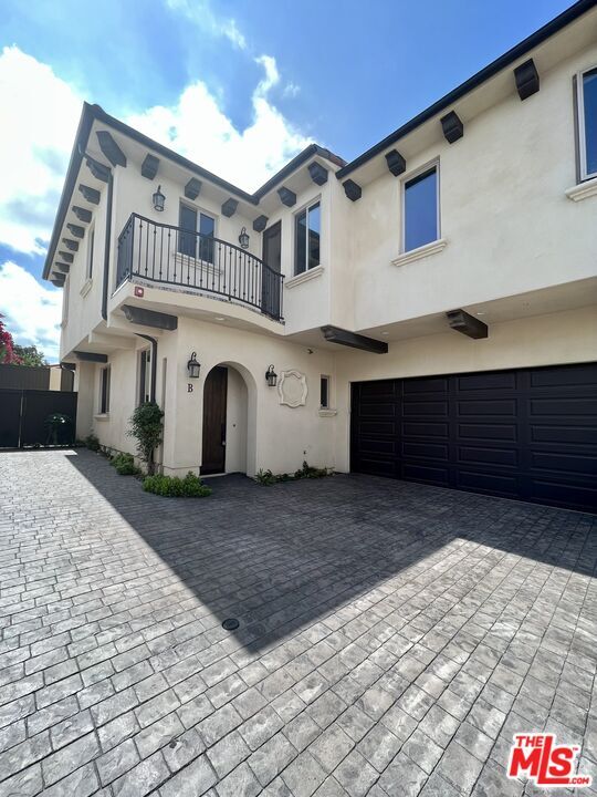 Primary Photo - 1918 Harriman Ln