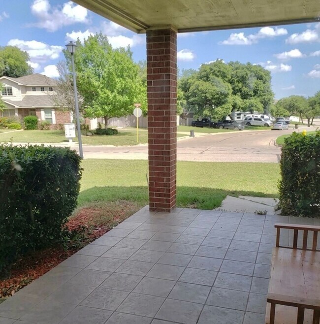 Foto del edificio - 2030 Rain Dance Loop