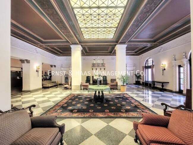 Foto del edificio - 315 W 3rd St