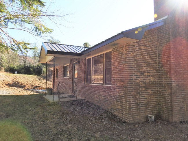 Building Photo - 2964 Deep Gap Rd