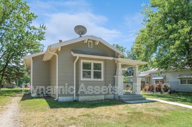 Building Photo - 208 E Park St