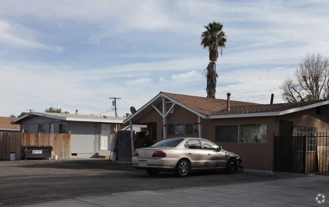 Building Photo - 8858-8894 Cypress Ave