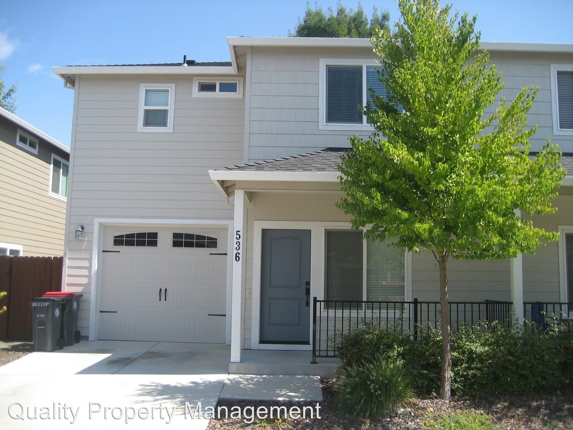 Primary Photo - 540-540 Gray Ct