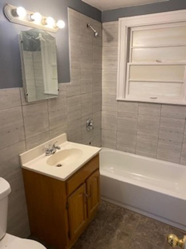 Foto del edificio - 1319 Clover Ave