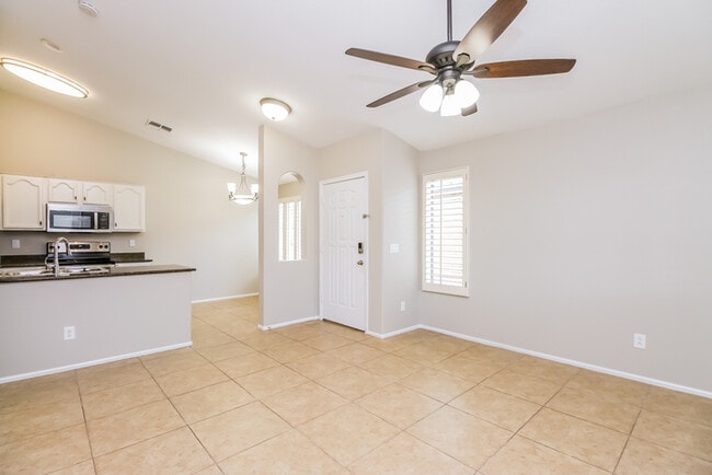 Foto del edificio - 882 E Taylor Trail