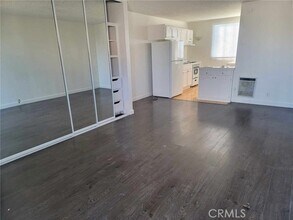 Building Photo - 620 Illinois Ct