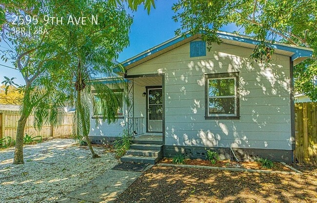 Stunningly Remodeled 3-Bedroom Home on a C... - Stunningly Remodeled 3-Bedroom Home on a C...