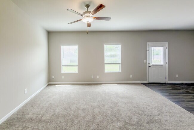 Foto del edificio - 2240 Lismore Dr