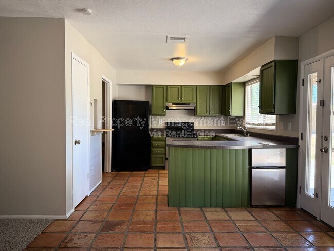 Foto del edificio - 2401 W Fremont Dr