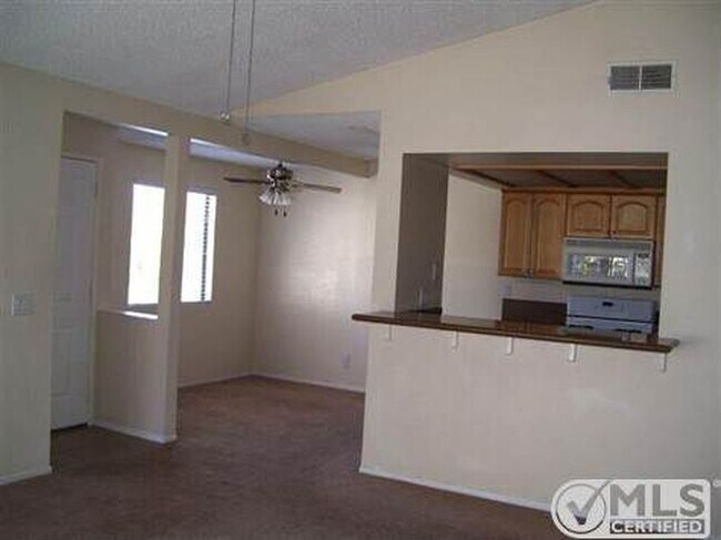 Foto del edificio - 9380 Twin Trails Dr