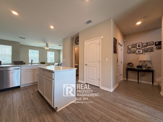 Building Photo - Coastal Townhome with Elevator, Sunset Vie...