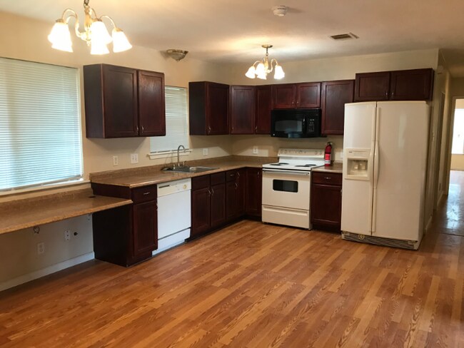 Foto del edificio - 3605 Eagle Pass Rd