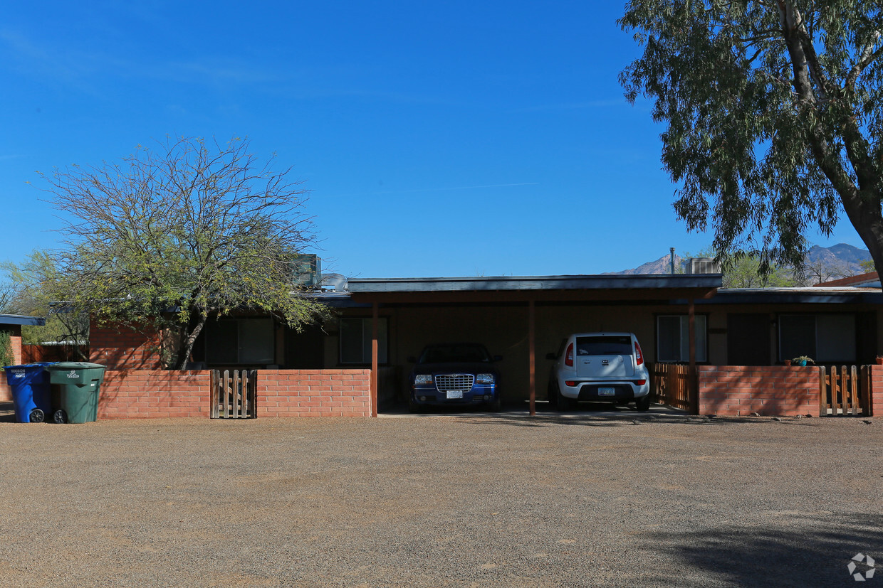 Building Photo - Hazen Townhomes