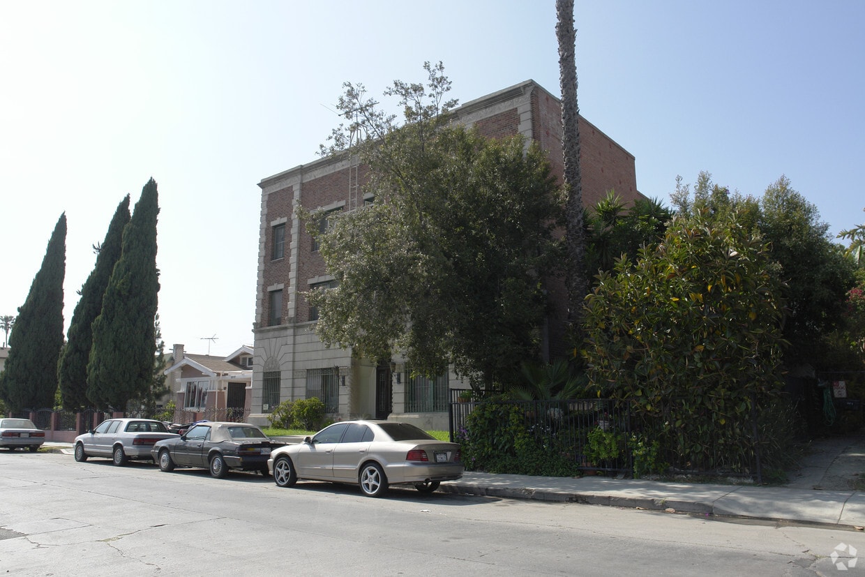 Building Photo - 5503 Romaine St
