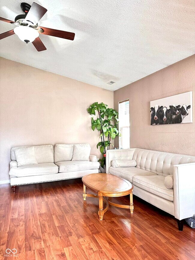 Foto del edificio - 7702 Vincent Ct