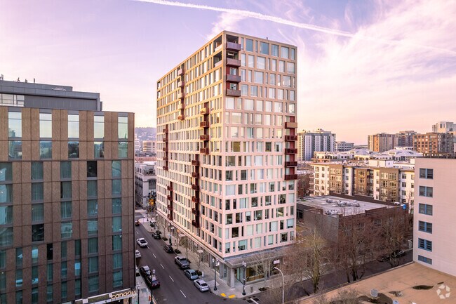 Exterior - 937 Condominiums
