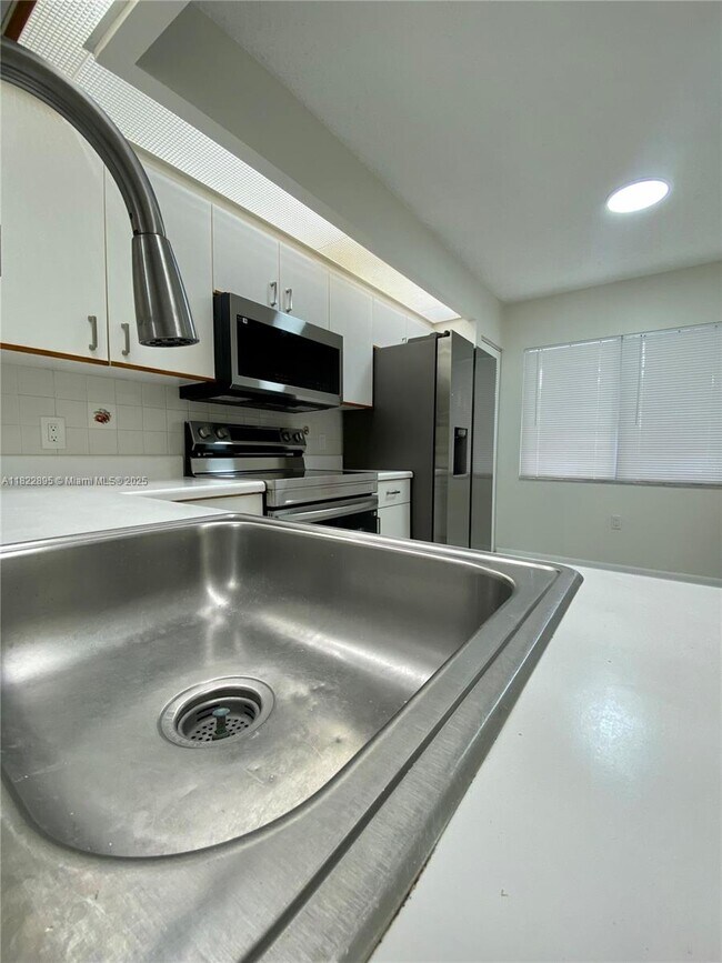 Foto del edificio - 1301 SW 142nd Ave