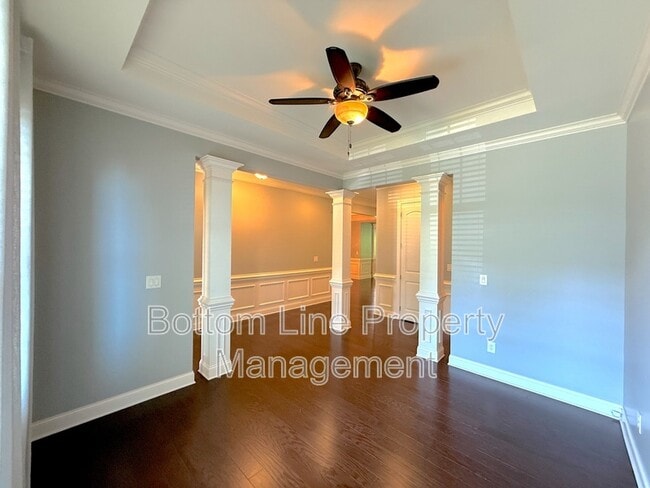 Building Photo - 9006 Blue Ridge Dr