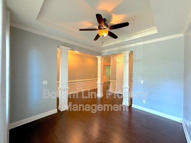 Foto del edificio - 9006 Blue Ridge Dr