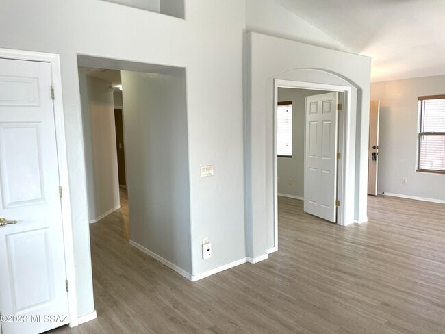 Building Photo - 11024 S Driscoll Mountain Dr