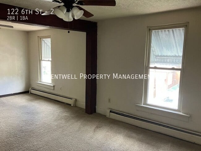 Building Photo - 122 6th St