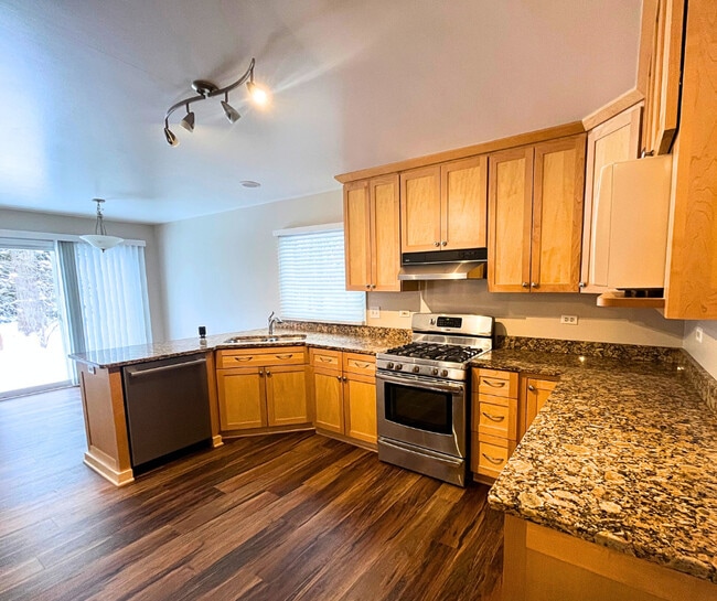 Building Photo - 925 Hartford Dr