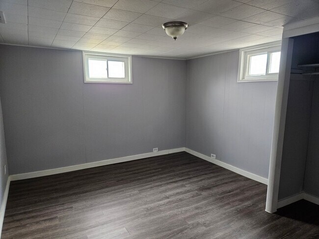 Foto del edificio - 1717 E Woodside Dr