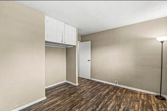 Building Photo - 1501 N Olive St
