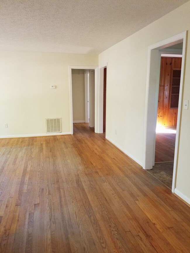 Building Photo - 161 Castleman Rd