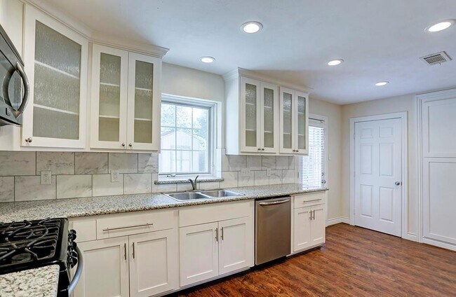 Building Photo - 10939 Britt Way