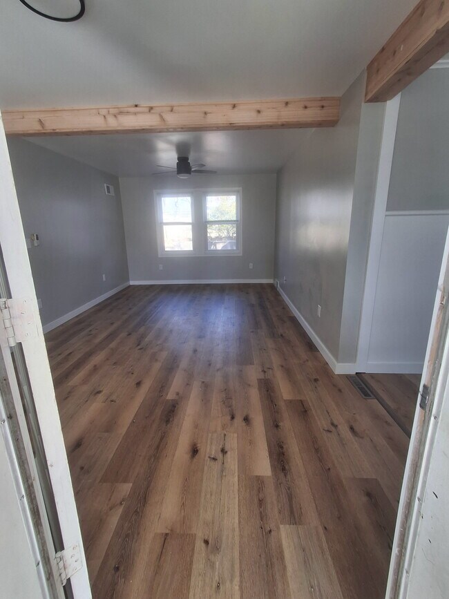 Building Photo - 105 Orchard St