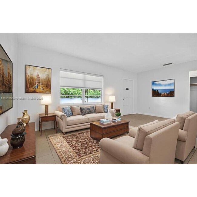 Foto del edificio - 2744 SW 23rd Ter