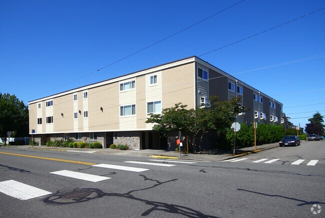 Primary Photo - 233 3rd Ave N