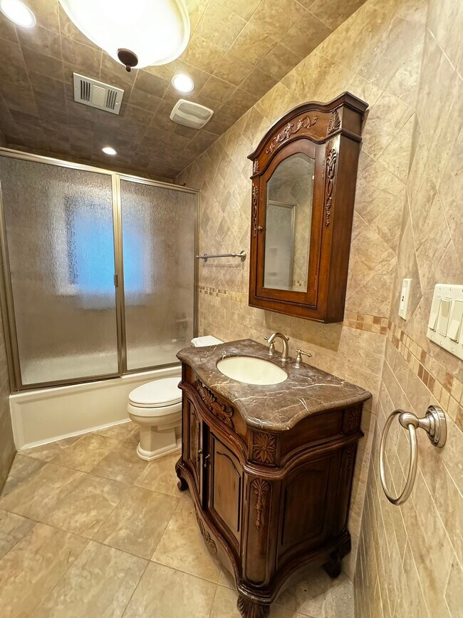 14521 22nd Ave Unit 2, Whitestone, NY 11357 Apartments in Whitestone