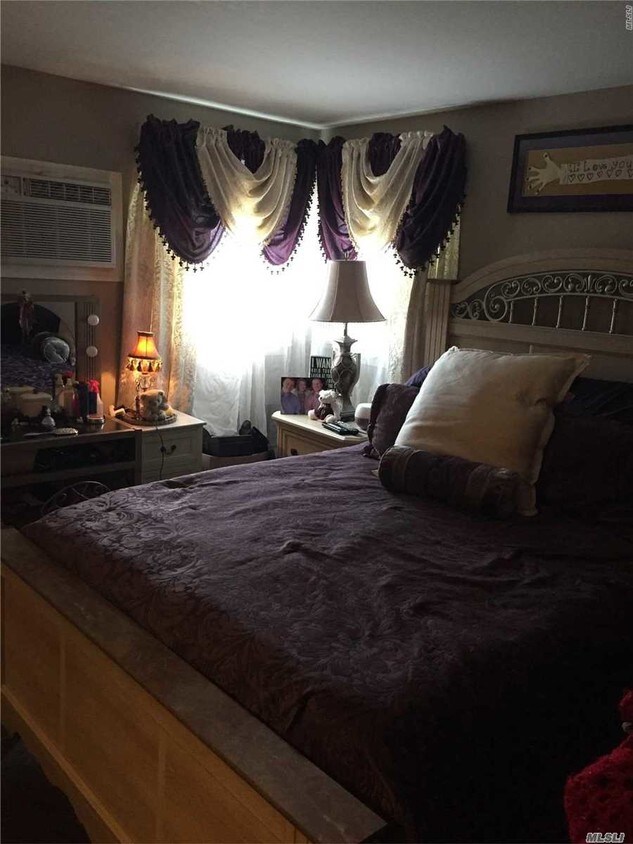 2 Butler Ln, Levittown, NY 11756 Room for Rent in Levittown, NY