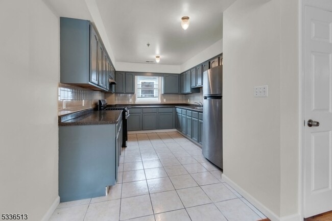 Building Photo - 58 1st St