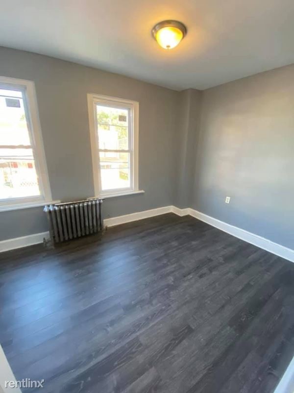 Foto del edificio - 3 br, 1.5 bath Townhome - 5001 Reno St