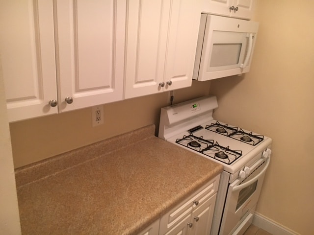 Building Photo - 303 Jefferson St